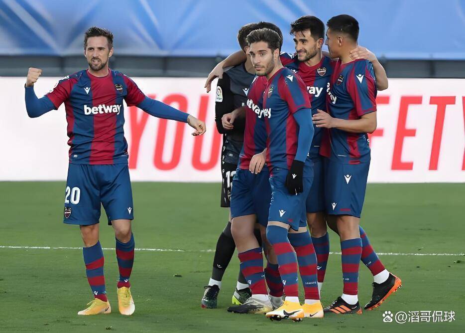 山东泰山冲刺阶段状态回暖清晨马德里竞技备战社区盾，巴塞罗那官宣签约备战NBA季后赛直接炸裂